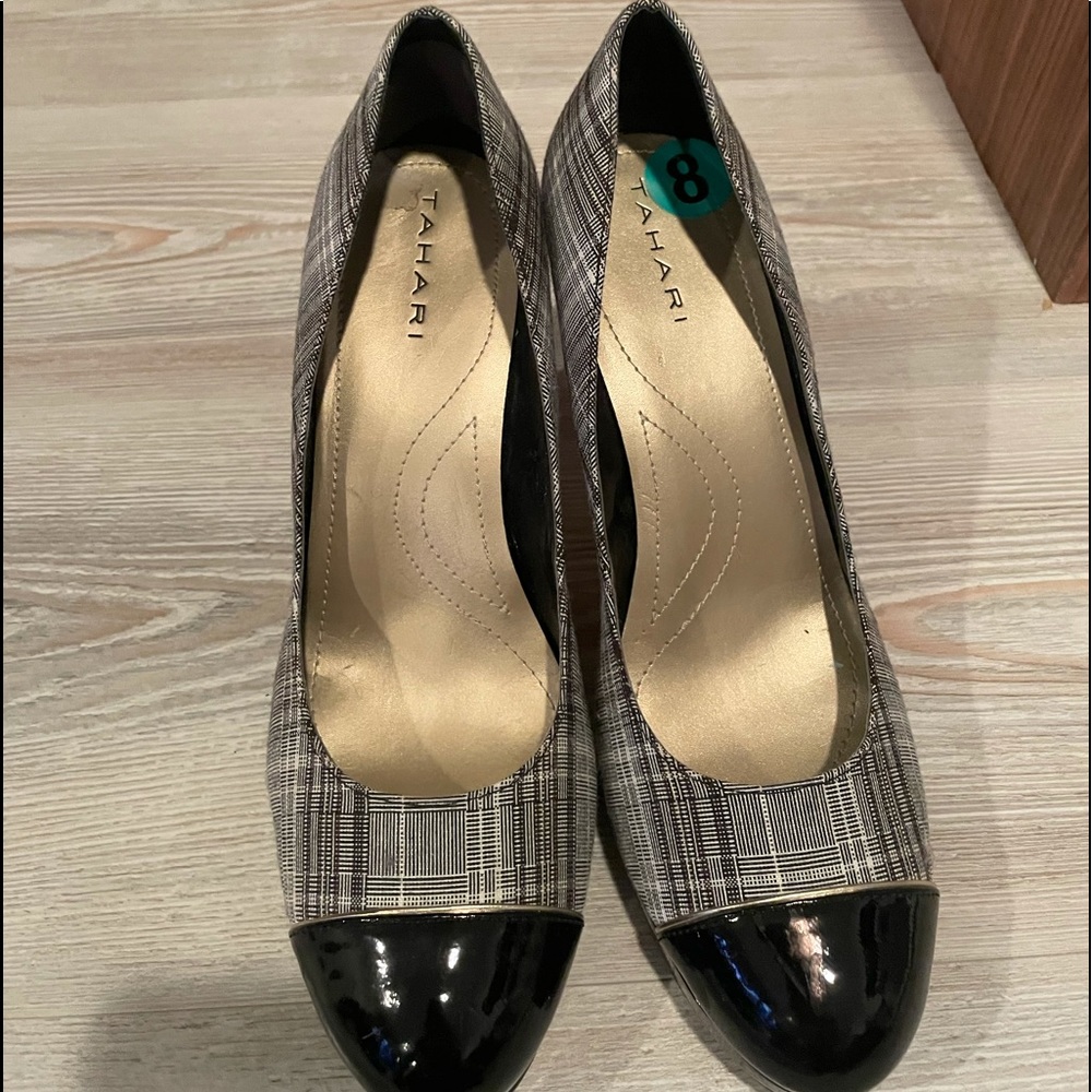 Tahari shoes